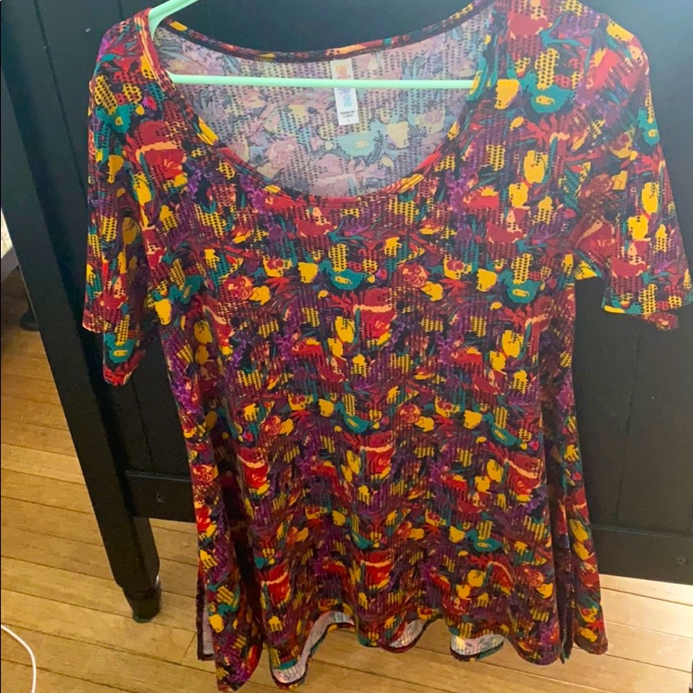 LuLaRoe Colorful Tee